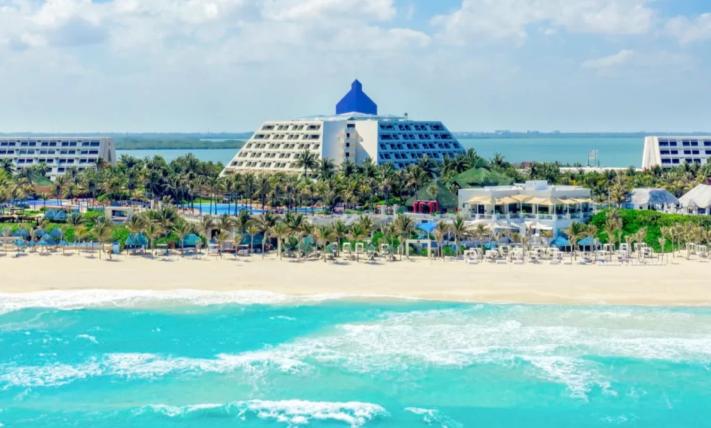 trips to cancun in july