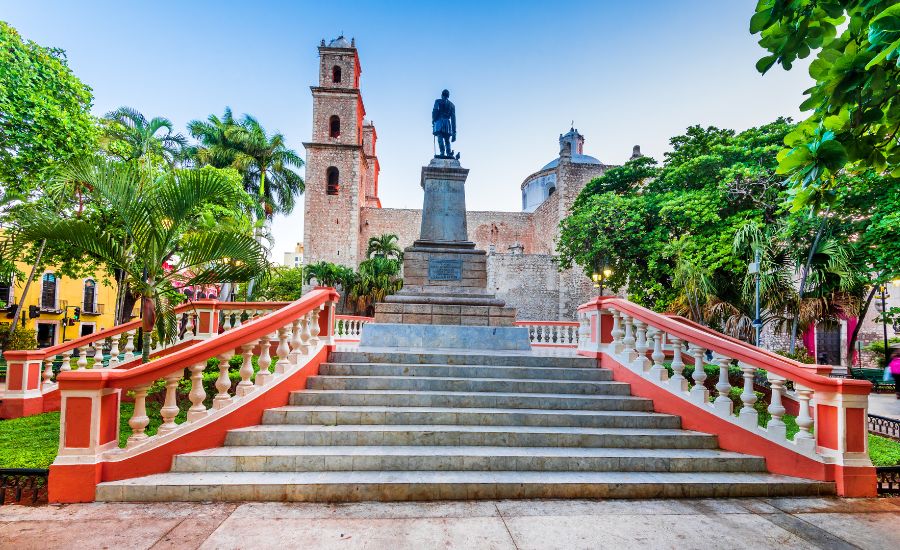 how to get to merida mexico
